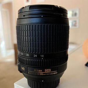 Nikon DX AF-S NIKKOR 18-105mm 1:3.5-5:6 G ED Lens